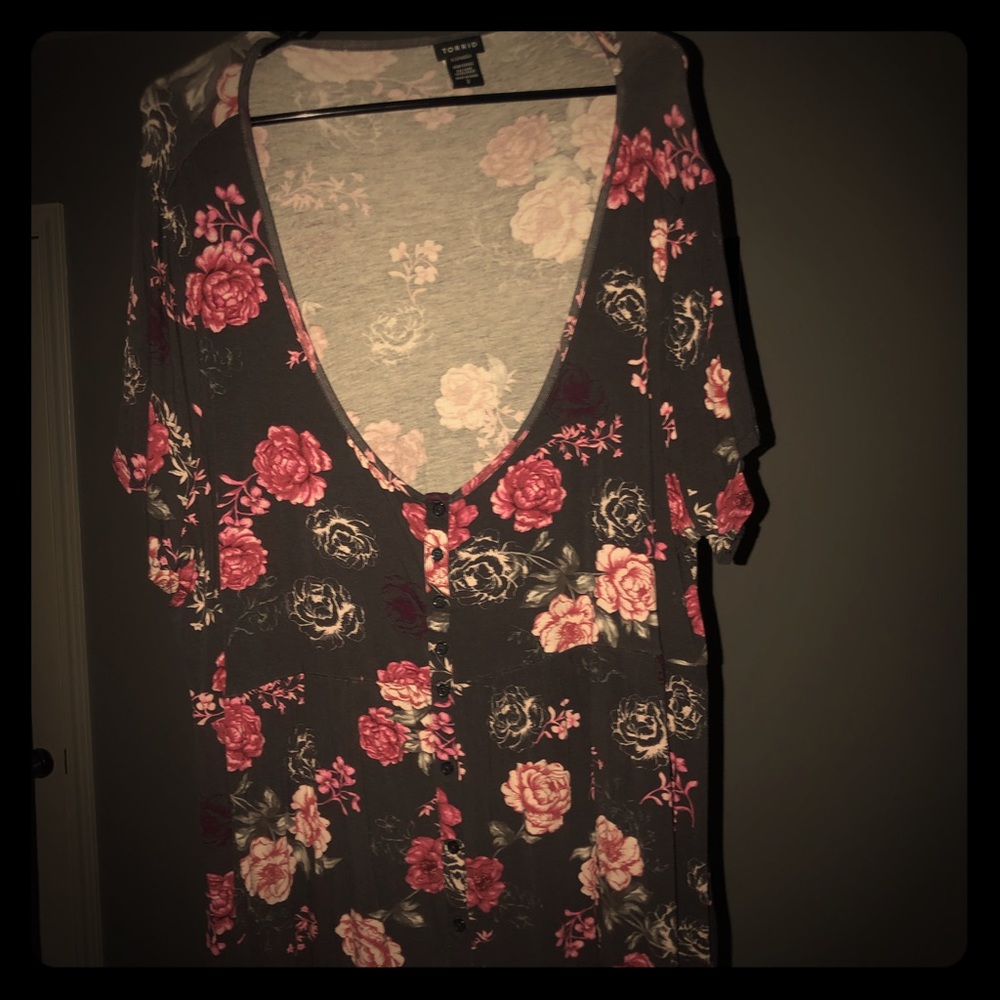 4x flower torrid shirt